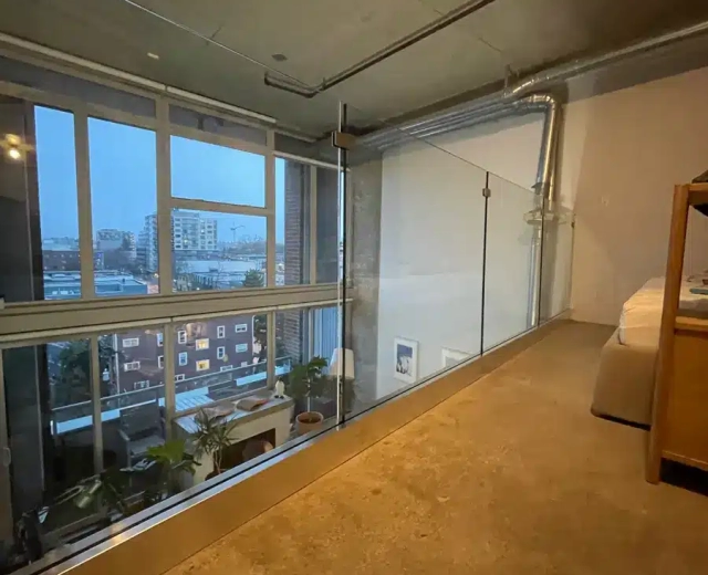 frameless-glass-balcony-railings