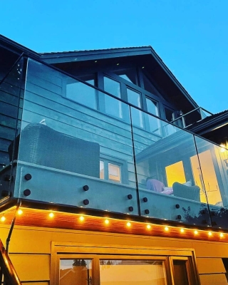 frameless-glass-railings-vancity