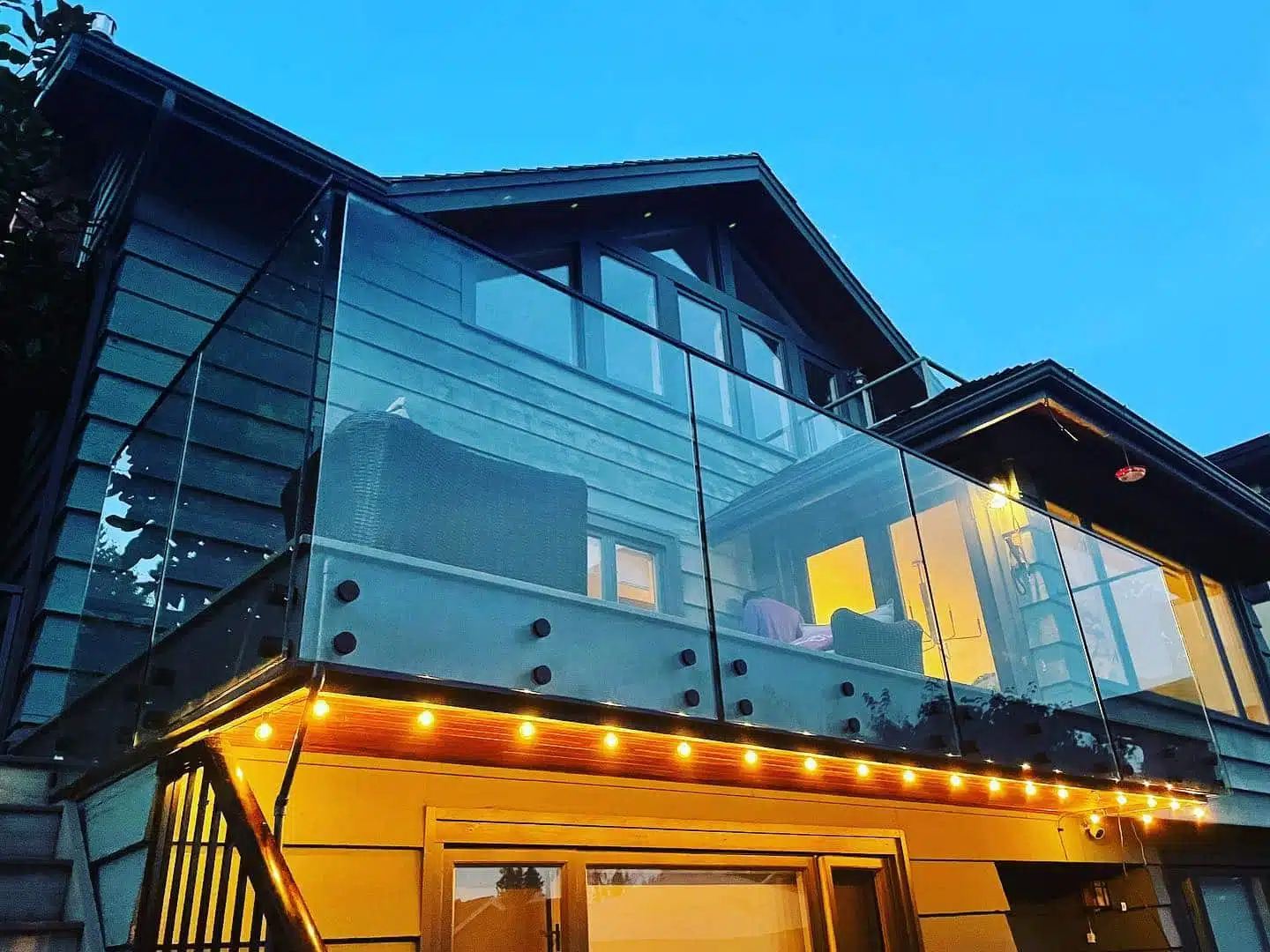 Glass Railing Contractor Vancouver