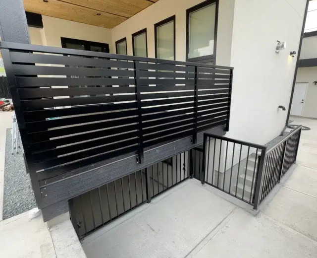 semi private balcony railing