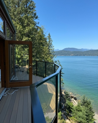 balcony glass railing