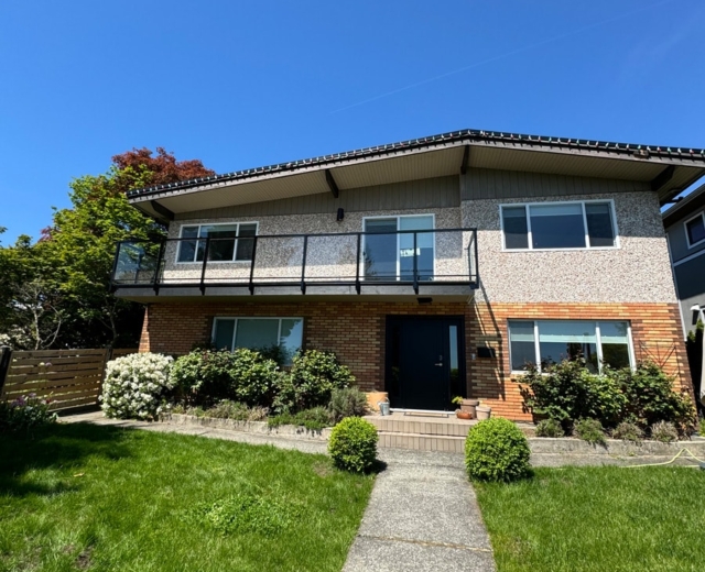 frame glass railing port coquitlam