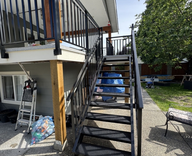 ER04 outdoor railing 3