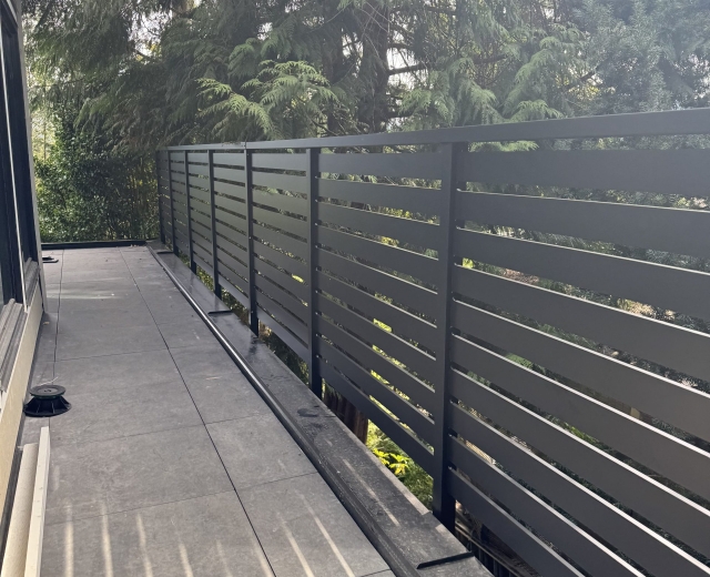 ER10 outdoor railing 8 scaled